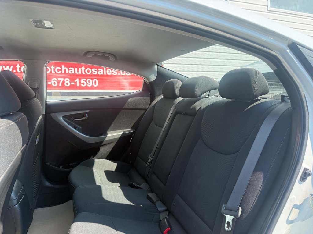 Hyundai ELANTRA GL, Keyless entry, MP3, Cruise control 2015 à Kentville, Nouvelle-Écosse - 14 - w1024h768px