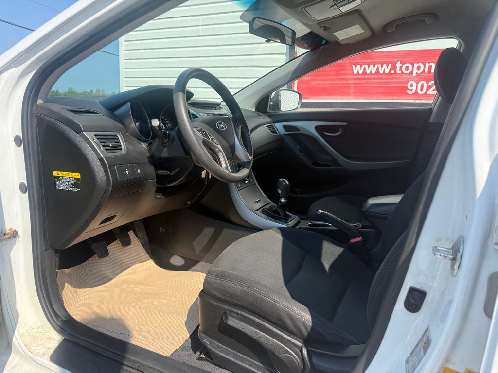 Hyundai ELANTRA GL, Keyless entry, MP3, Cruise control 2015 à Kentville, Nouvelle-Écosse - 9 - w1024h768px