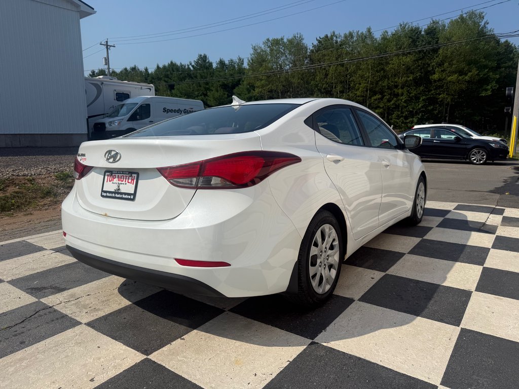 Hyundai ELANTRA GL, Keyless entry, MP3, Cruise control 2015 à Kentville, Nouvelle-Écosse - 4 - w1024h768px