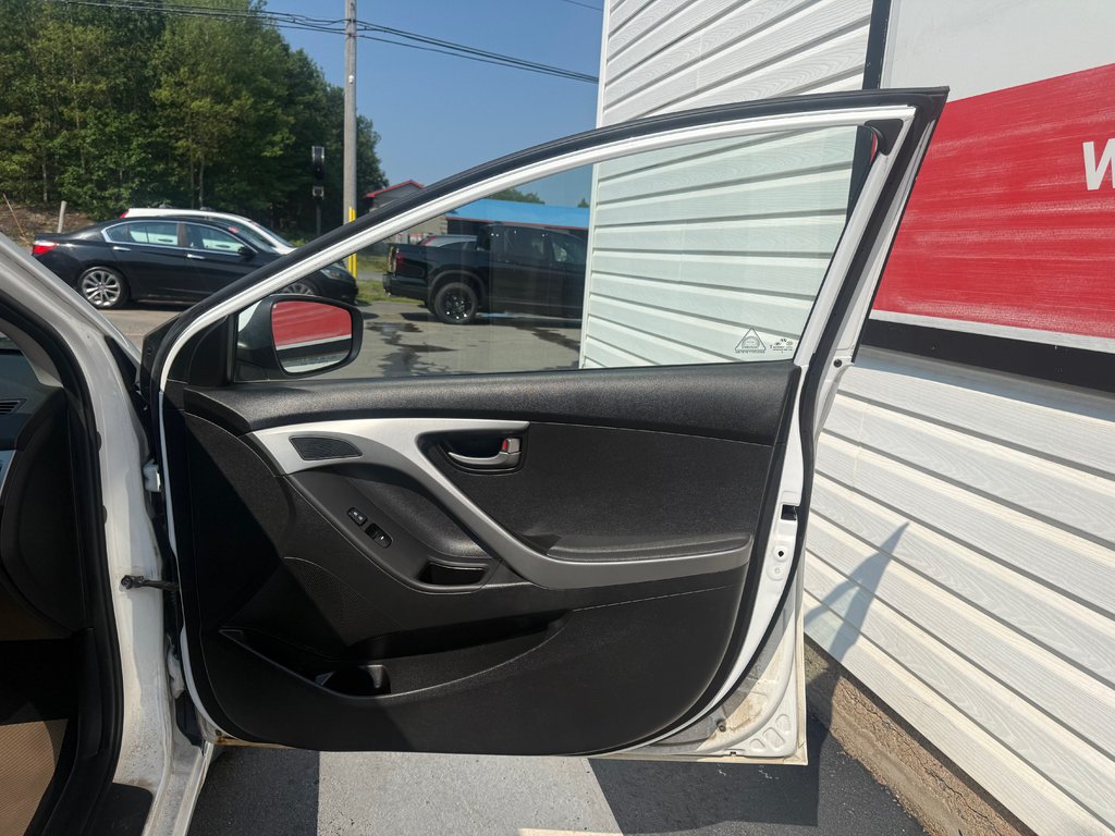 Hyundai ELANTRA GL, Keyless entry, MP3, Cruise control 2015 à Kentville, Nouvelle-Écosse - 18 - w1024h768px