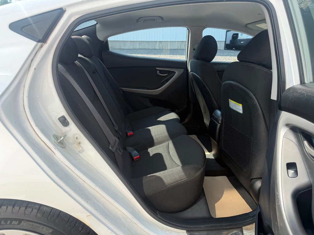 Hyundai ELANTRA GL, Keyless entry, MP3, Cruise control 2015 à Kentville, Nouvelle-Écosse - 17 - w1024h768px