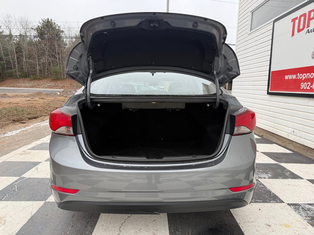 2016 Hyundai ELANTRA Sport , keyless entry, backup camera, Bluetooth in COLDBROOK, Nova Scotia - 16 - w1024h768px