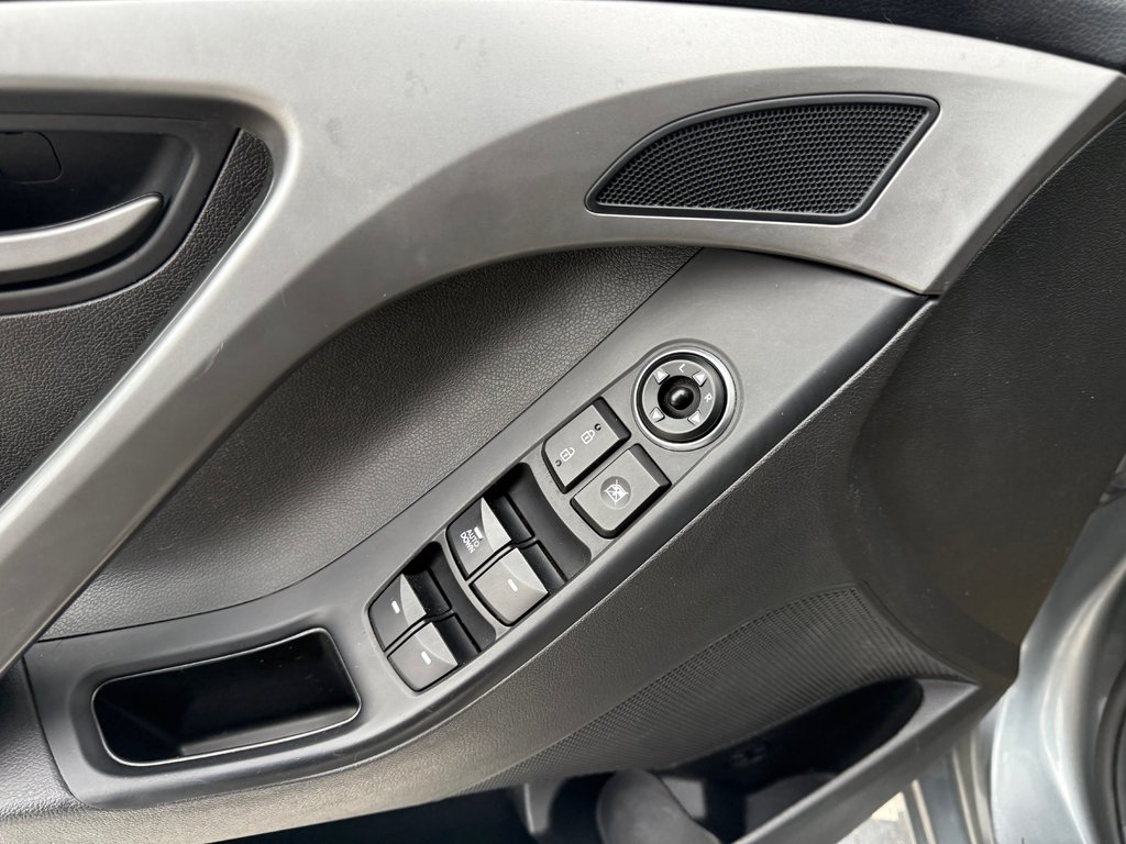 2016 Hyundai ELANTRA Sport , keyless entry, backup camera, Bluetooth in COLDBROOK, Nova Scotia - 8 - w1024h768px