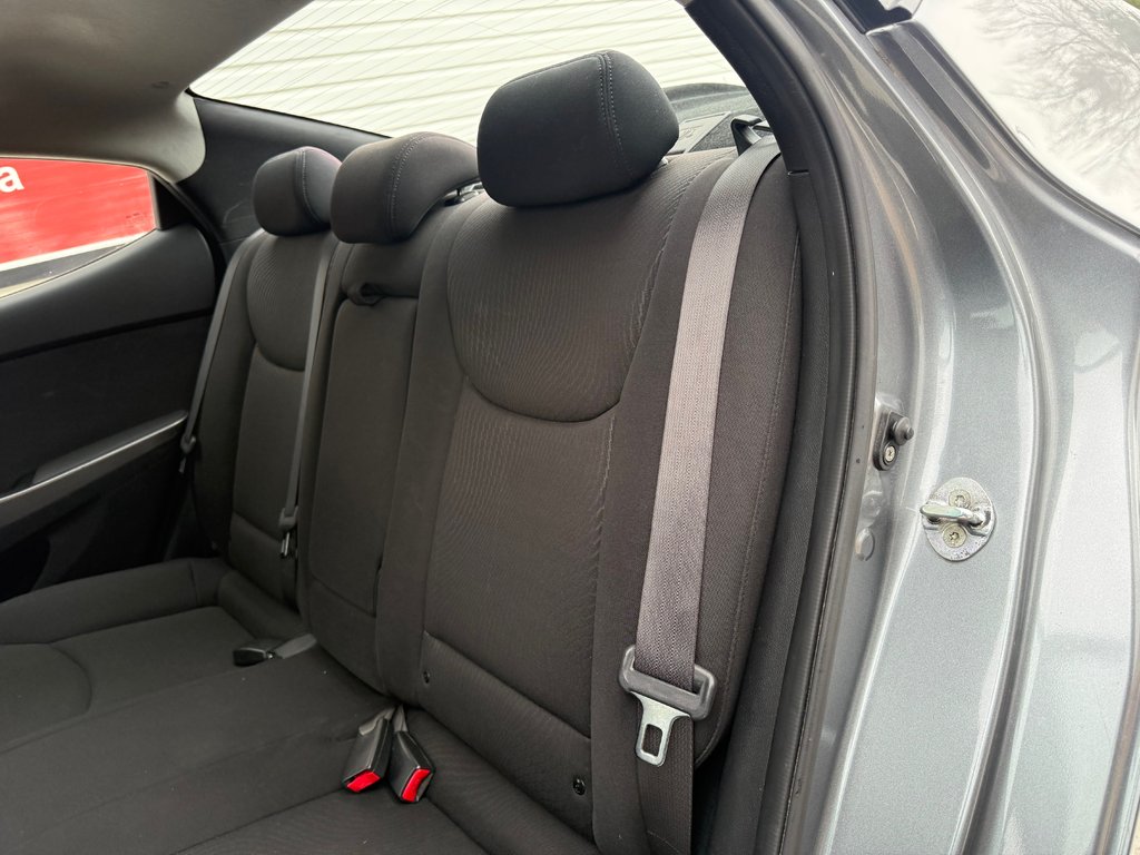 2016 Hyundai ELANTRA Sport , keyless entry, backup camera, Bluetooth in COLDBROOK, Nova Scotia - 15 - w1024h768px