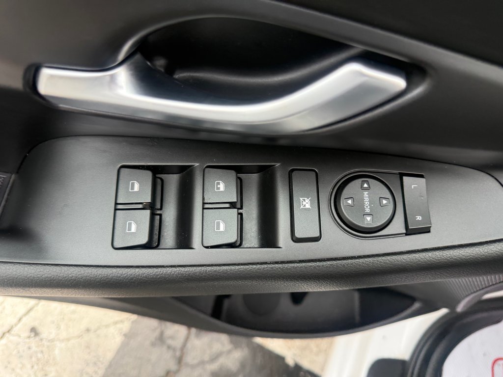 2018 Hyundai ELANTRA GT, keyless entry, backup camera, Bluetooth in Kentville, Nova Scotia - 8 - w1024h768px