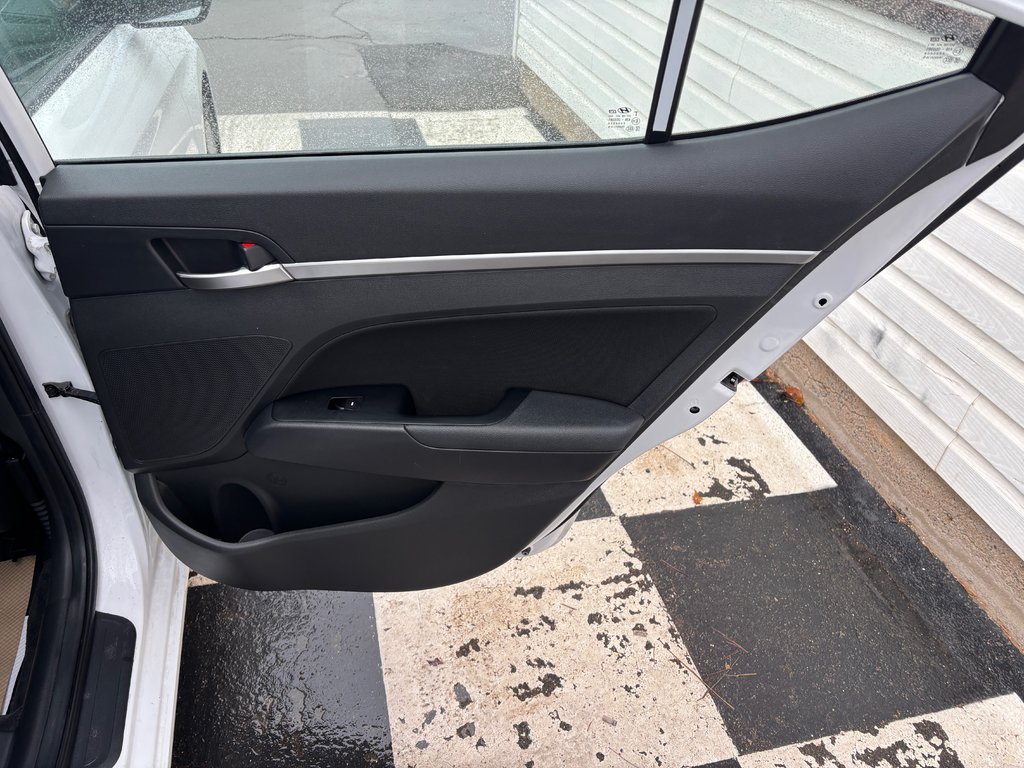 2020 Hyundai Elantra Preferred in COLDBROOK, Nova Scotia - 20 - w1024h768px