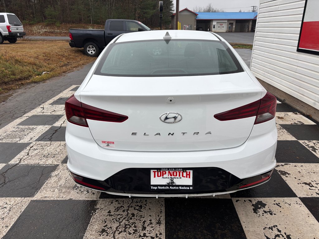 2020 Hyundai Elantra Preferred in Kentville, Nova Scotia - 5 - w1024h768px