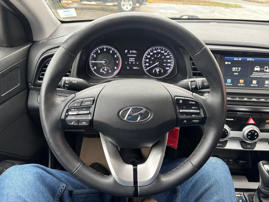 2020 Hyundai Elantra Preferred in Kentville, Nova Scotia - 9 - w1024h768px