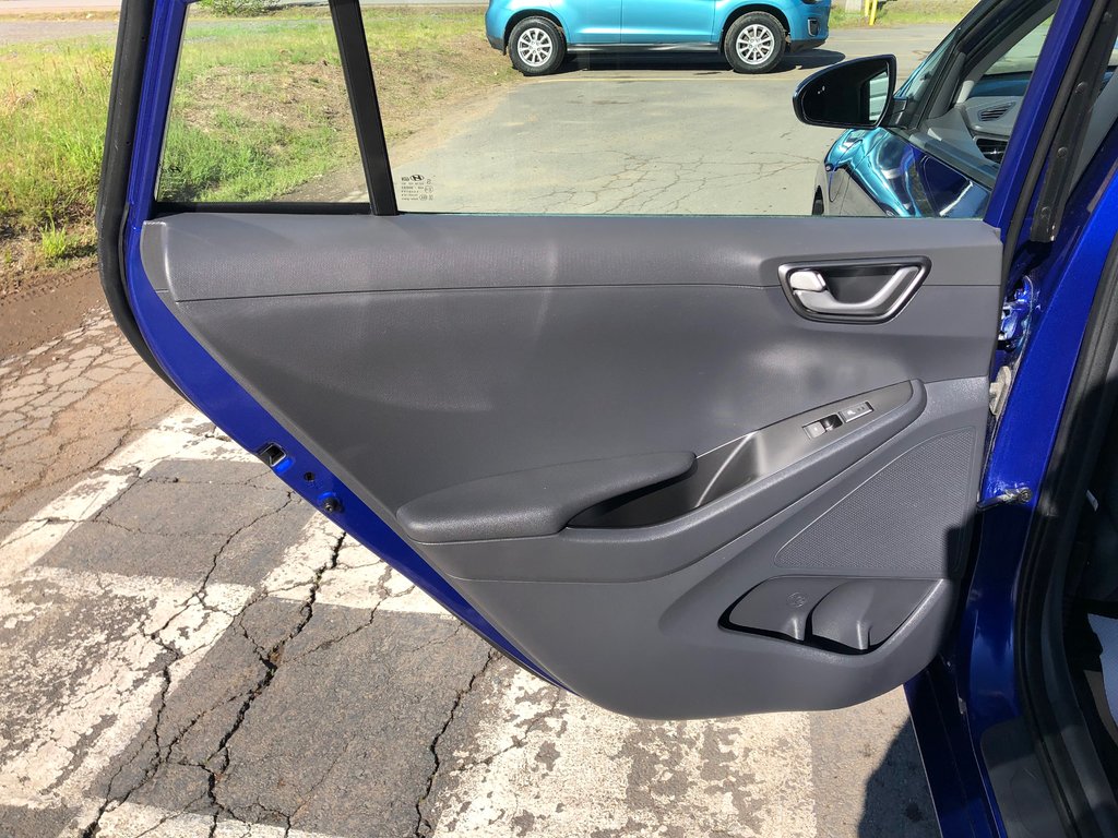 2022 Hyundai IONIQ PLUG-IN HYBRID Preferred -  dual climate zones, heated seats, a/c in Kentville, Nova Scotia - 21 - w1024h768px