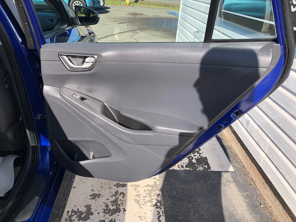 2022 Hyundai IONIQ PLUG-IN HYBRID Preferred -  dual climate zones, heated seats, a/c in Kentville, Nova Scotia - 23 - w1024h768px