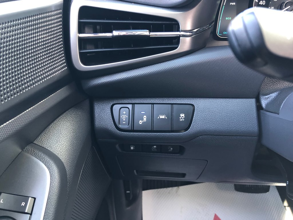 2022 Hyundai IONIQ PLUG-IN HYBRID Preferred -  dual climate zones, heated seats, a/c in Kentville, Nova Scotia - 8 - w1024h768px