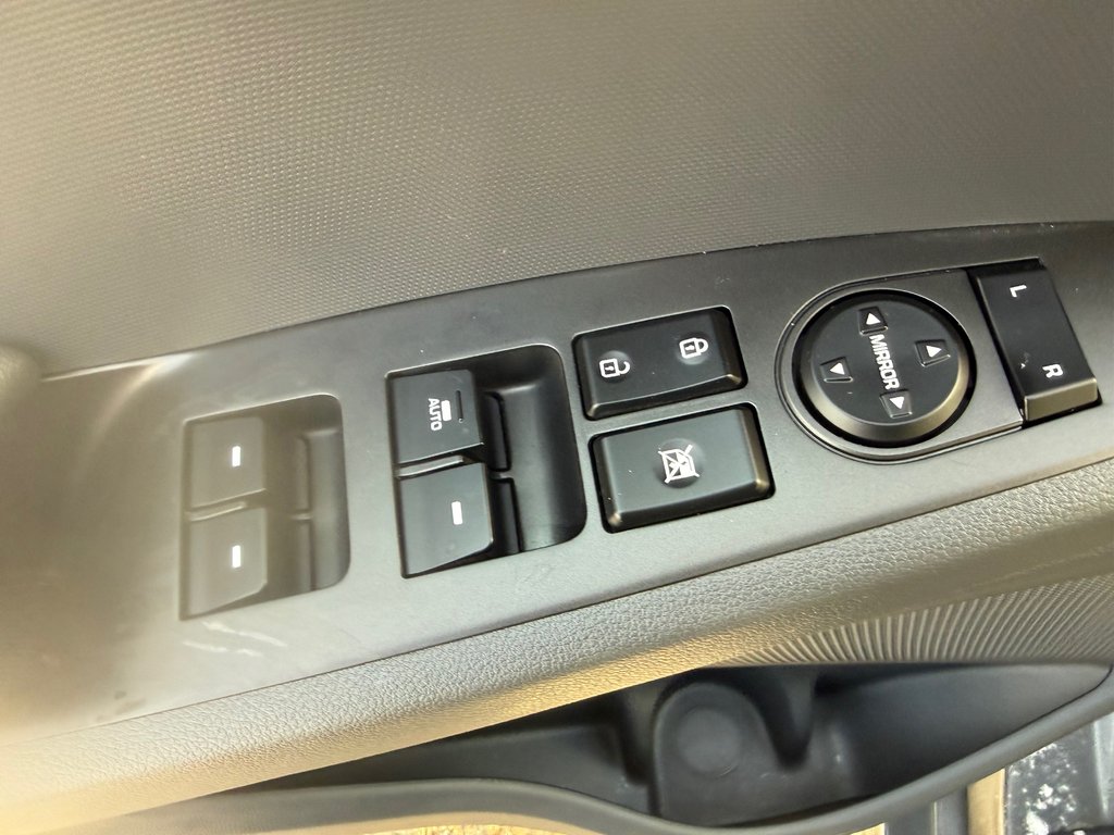 Hyundai IONIQ Preferred, Keyless entry, backup cam, navigation 2019 à Kentville, Nouvelle-Écosse - 9 - w1024h768px