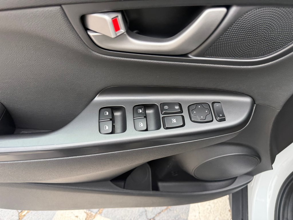 2018 Hyundai KONA SEL/TECH Luxury, keyless entry, Cruise control, Bluetooth in COLDBROOK, Nova Scotia - 8 - w1024h768px
