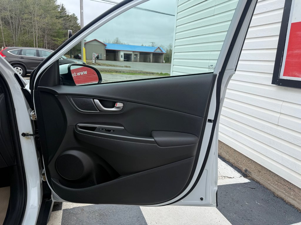 2018 Hyundai KONA SEL/TECH Luxury, keyless entry, Cruise control, Bluetooth in COLDBROOK, Nova Scotia - 19 - w1024h768px