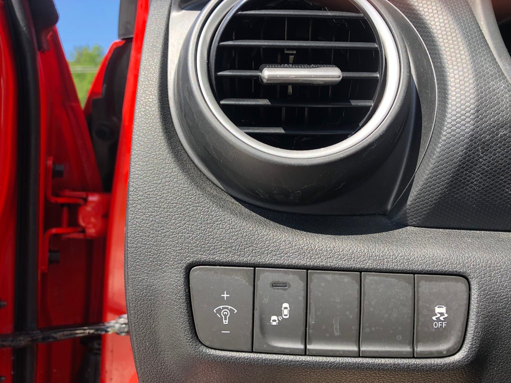 2019 Hyundai Kona Essential, Carplay, Backup Camera, All Wheel Drive in COLDBROOK, Nova Scotia - 9 - w1024h768px