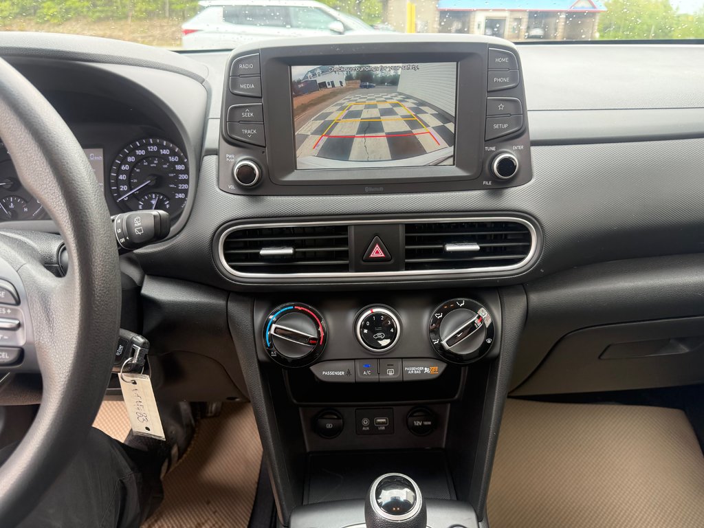2021 Hyundai KONA Essential, keyless entry, backup camera, Bluetooth in Kentville, Nova Scotia - 12 - w1024h768px