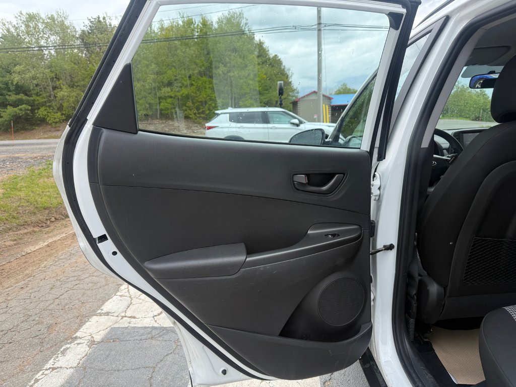 2021 Hyundai KONA Essential, keyless entry, backup camera, Bluetooth in Kentville, Nova Scotia - 13 - w1024h768px