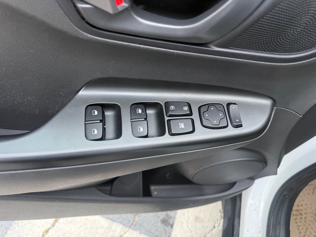 2021 Hyundai KONA Essential, keyless entry, backup camera, Bluetooth in Kentville, Nova Scotia - 8 - w1024h768px