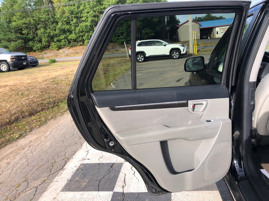 2009 Hyundai Santa Fe GL in COLDBROOK, Nova Scotia - 16 - w1024h768px