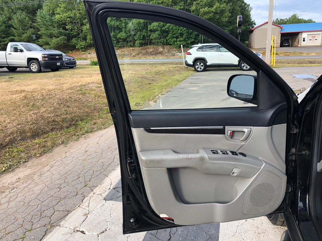 2009 Hyundai Santa Fe GL in COLDBROOK, Nova Scotia - 7 - w1024h768px