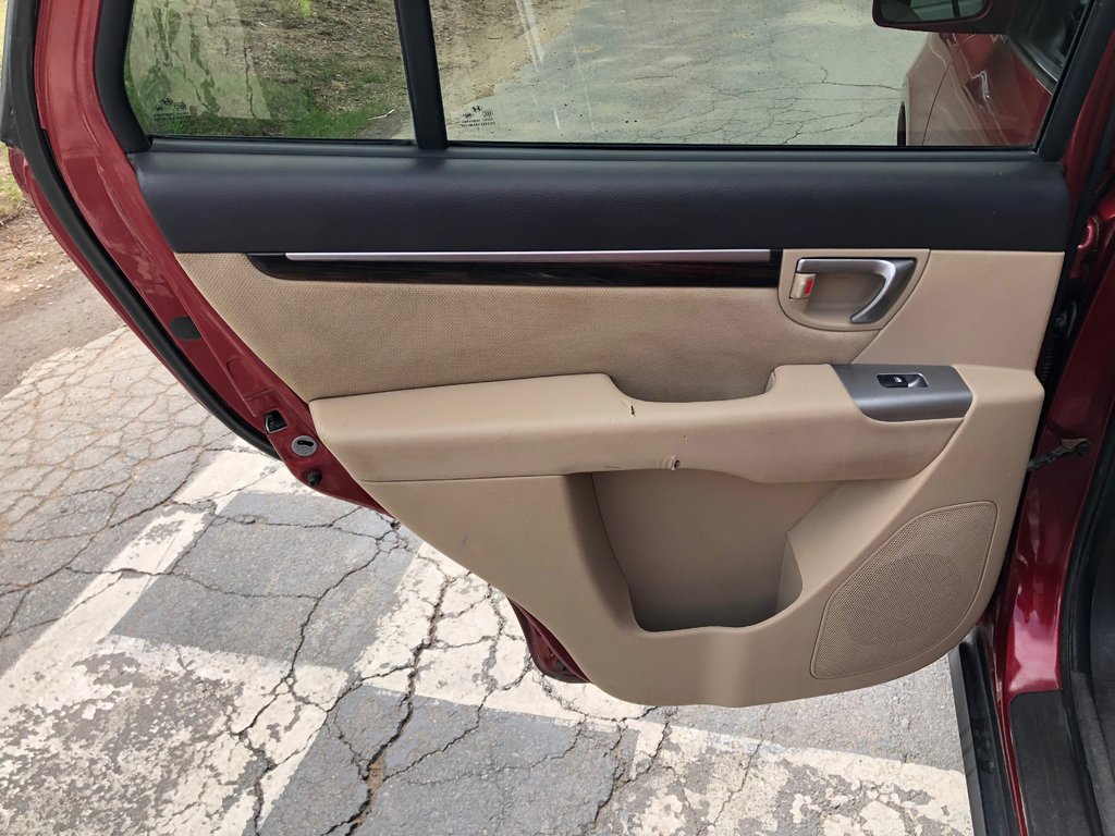 2010 Hyundai Santa Fe GL - power windows, auto, v6, AWD, bluetooth, a/c in Kentville, Nova Scotia - 15 - w1024h768px