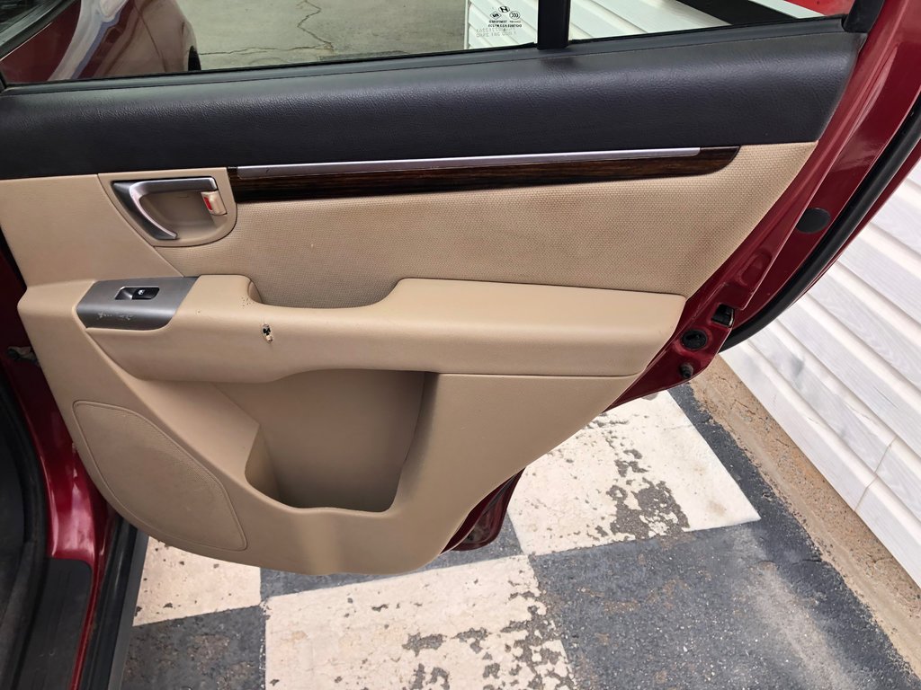 2010 Hyundai Santa Fe GL - power windows, auto, v6, AWD, bluetooth, a/c in Kentville, Nova Scotia - 18 - w1024h768px