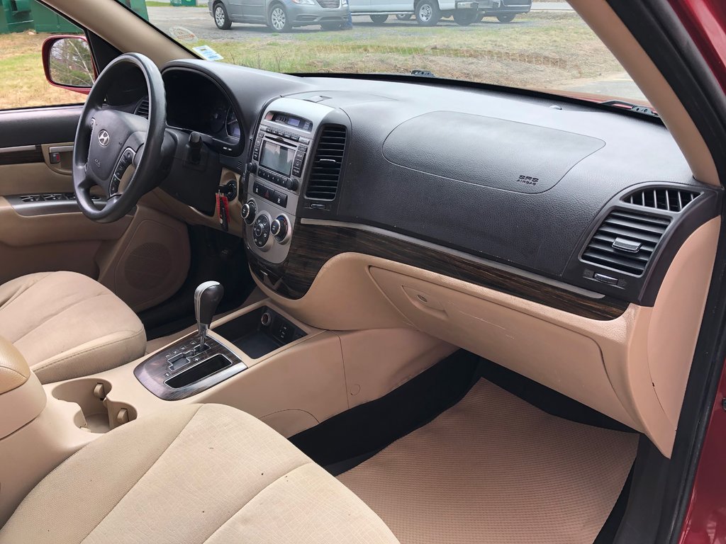 2010 Hyundai Santa Fe GL - power windows, auto, v6, AWD, bluetooth, a/c in Kentville, Nova Scotia - 20 - w1024h768px