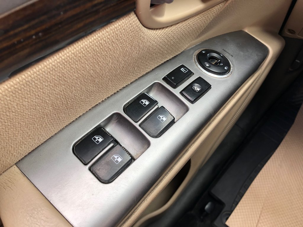 2010 Hyundai Santa Fe GL - power windows, auto, v6, AWD, bluetooth, a/c in Kentville, Nova Scotia - 7 - w1024h768px