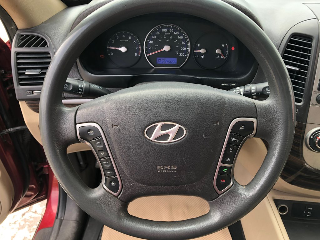 2010 Hyundai Santa Fe GL - power windows, auto, v6, AWD, bluetooth, a/c in Kentville, Nova Scotia - 9 - w1024h768px