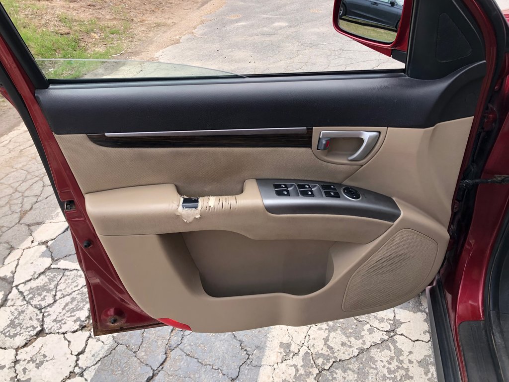 2010 Hyundai Santa Fe GL - power windows, auto, v6, AWD, bluetooth, a/c in Kentville, Nova Scotia - 13 - w1024h768px