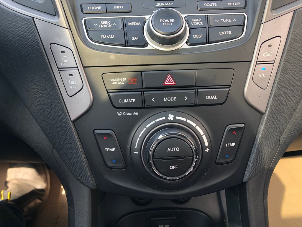 2013 Hyundai Santa Fe Limited - sunroof, reverse cam, heated/vented seat in Kentville, Nova Scotia - 14 - w1024h768px