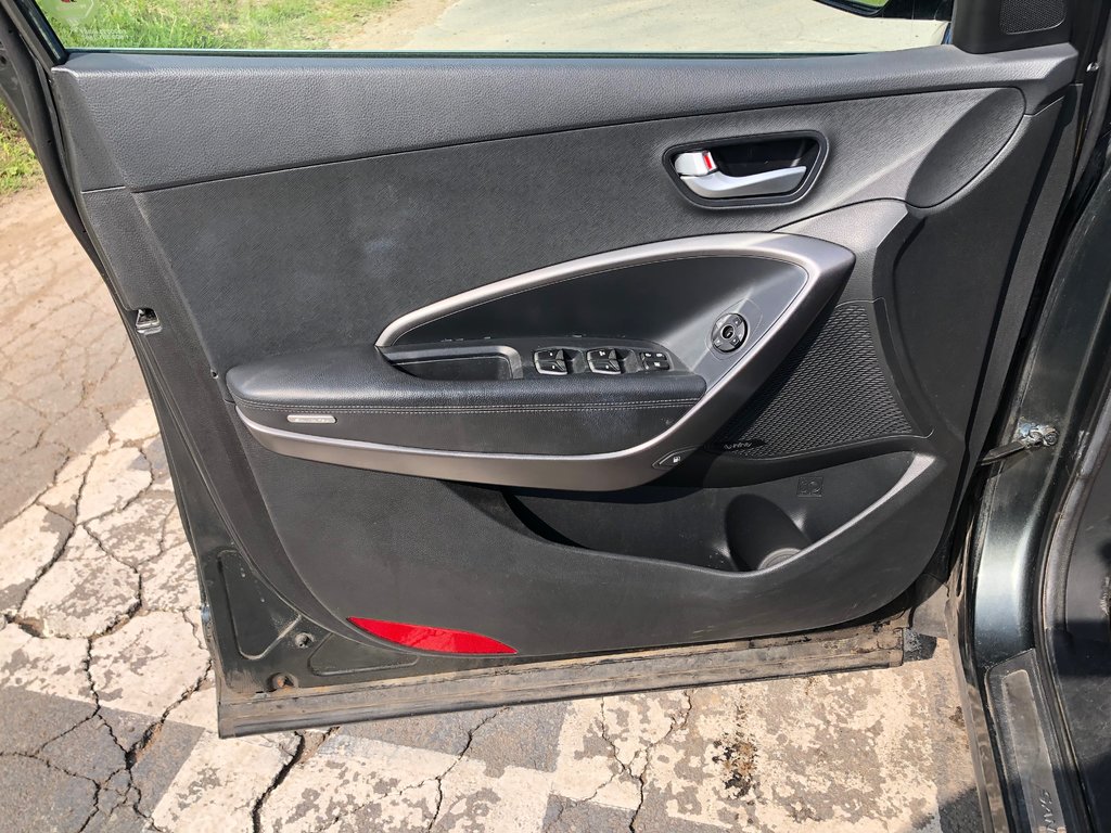 2013 Hyundai Santa Fe Limited - sunroof, reverse cam, heated/vented seat in Kentville, Nova Scotia - 16 - w1024h768px