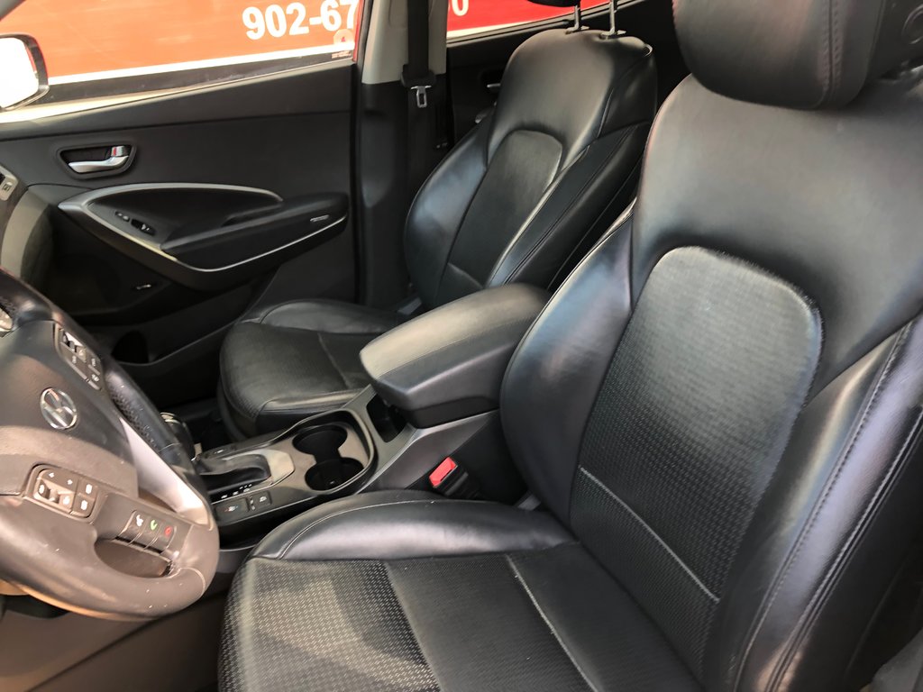 2013 Hyundai Santa Fe Limited - sunroof, reverse cam, heated/vented seat in Kentville, Nova Scotia - 17 - w1024h768px