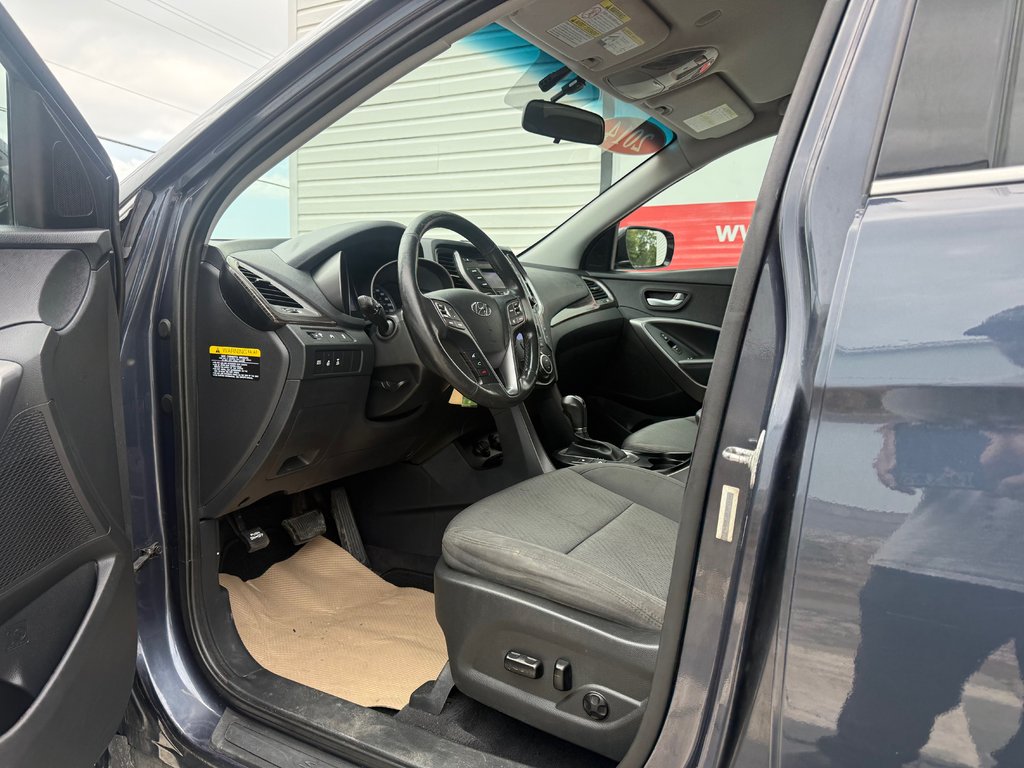 Hyundai SANTA FE premium, Keyless entry, MP3, Cruise control 2014 à Kentville, Nouvelle-Écosse - 10 - w1024h768px