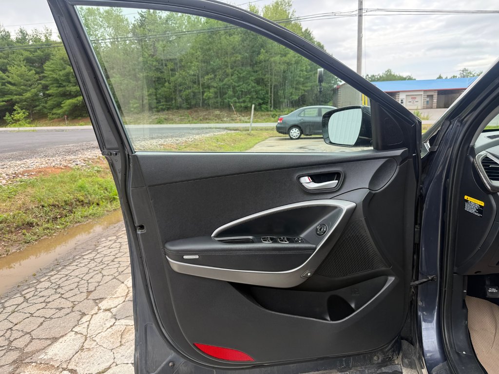 Hyundai SANTA FE premium, Keyless entry, MP3, Cruise control 2014 à Kentville, Nouvelle-Écosse - 7 - w1024h768px