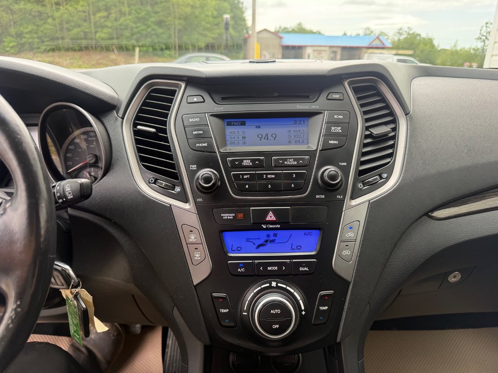 Hyundai SANTA FE premium, Keyless entry, MP3, Cruise control 2014 à Kentville, Nouvelle-Écosse - 13 - w1024h768px