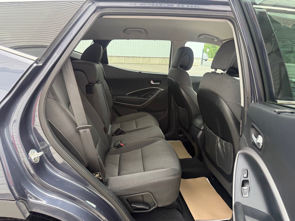 Hyundai SANTA FE premium, Keyless entry, MP3, Cruise control 2014 à Kentville, Nouvelle-Écosse - 18 - w1024h768px