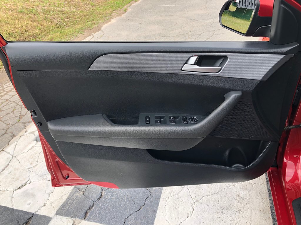 2017 Hyundai Sonata 2.4L GL - cruise control, hands free, reverse cam in COLDBROOK, Nova Scotia - 15 - w1024h768px