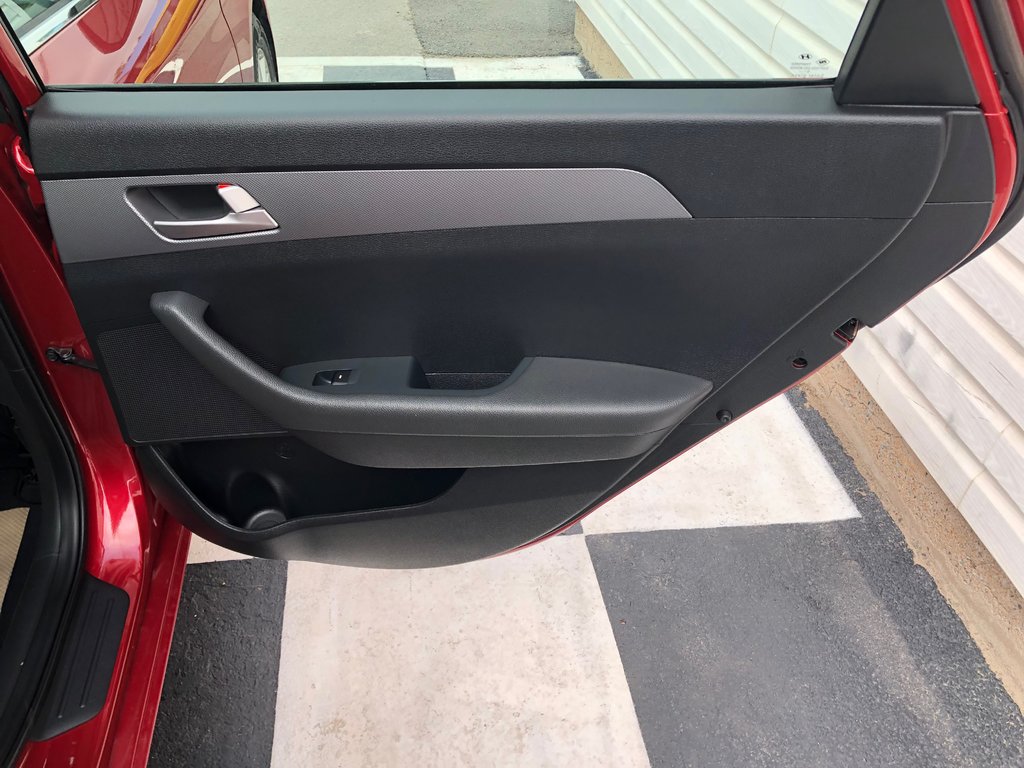 2017 Hyundai Sonata 2.4L GL - cruise control, hands free, reverse cam in COLDBROOK, Nova Scotia - 20 - w1024h768px