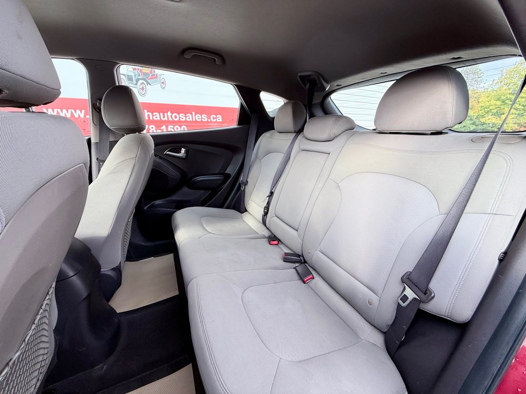 2011 Hyundai TUCSON L | CD/MP3 Player, Rear Defrost, Traction Control in COLDBROOK, Nova Scotia - 18 - w1024h768px