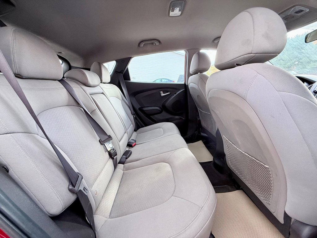 2011 Hyundai TUCSON L | CD/MP3 Player, Rear Defrost, Traction Control in COLDBROOK, Nova Scotia - 21 - w1024h768px