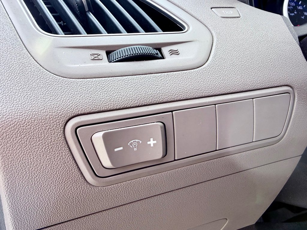 2011 Hyundai TUCSON L | CD/MP3 Player, Rear Defrost, Traction Control in COLDBROOK, Nova Scotia - 13 - w1024h768px