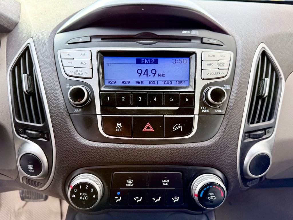 2011 Hyundai TUCSON L | CD/MP3 Player, Rear Defrost, Traction Control in COLDBROOK, Nova Scotia - 14 - w1024h768px