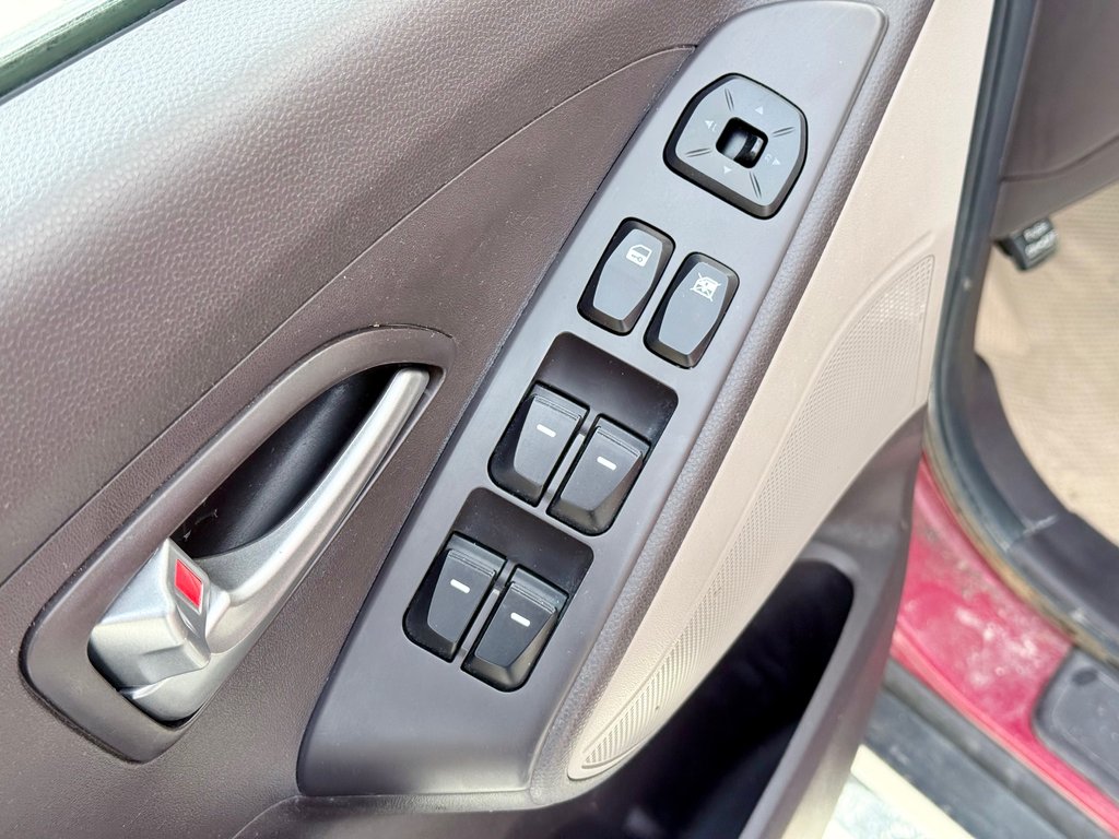 2011 Hyundai TUCSON L | CD/MP3 Player, Rear Defrost, Traction Control in COLDBROOK, Nova Scotia - 8 - w1024h768px