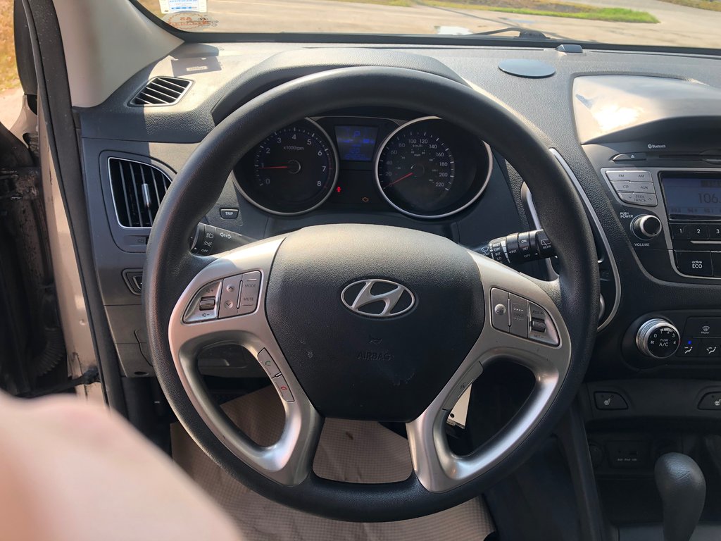 2012 Hyundai Tucson GL in Kentville, Nova Scotia - 10 - w1024h768px