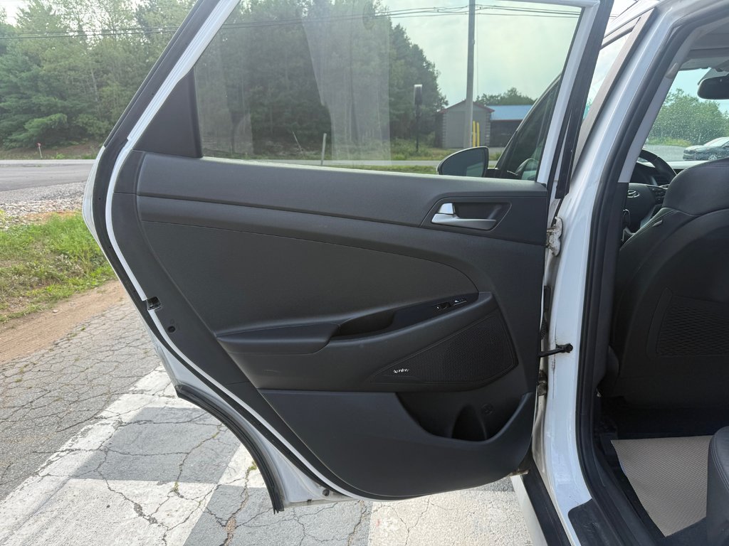 2017 Hyundai TUCSON Luxury, keyless entry, Cruise control, Bluetooth in Kentville, Nova Scotia - 14 - w1024h768px