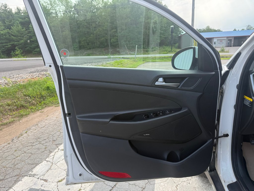 2017 Hyundai TUCSON Luxury, keyless entry, Cruise control, Bluetooth in Kentville, Nova Scotia - 7 - w1024h768px