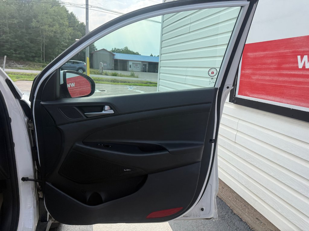 2017 Hyundai TUCSON Luxury, keyless entry, Cruise control, Bluetooth in Kentville, Nova Scotia - 19 - w1024h768px
