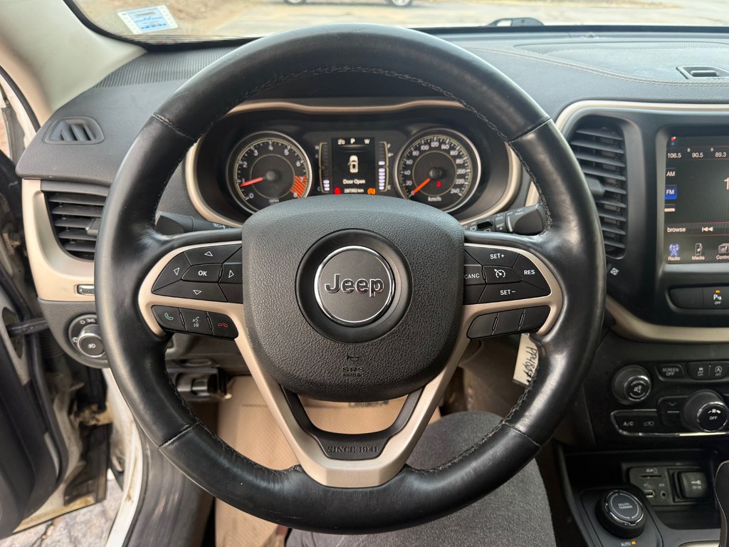 2015 Jeep CHEROKEE LATITUDE North, keyless entry, Remote Start, Bluetooth in COLDBROOK, Nova Scotia - 10 - w1024h768px