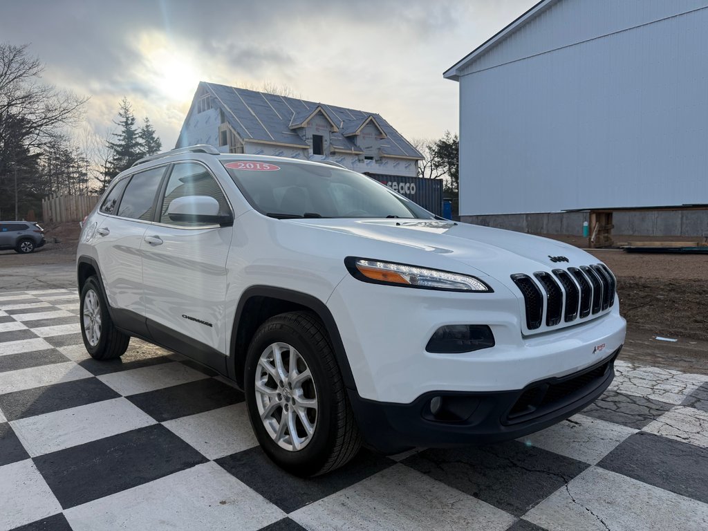 2015 Jeep CHEROKEE LATITUDE North, keyless entry, Remote Start, Bluetooth in COLDBROOK, Nova Scotia - 3 - w1024h768px